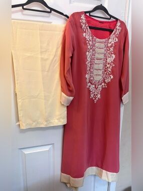 New shalwar Kameez XS Bust 36